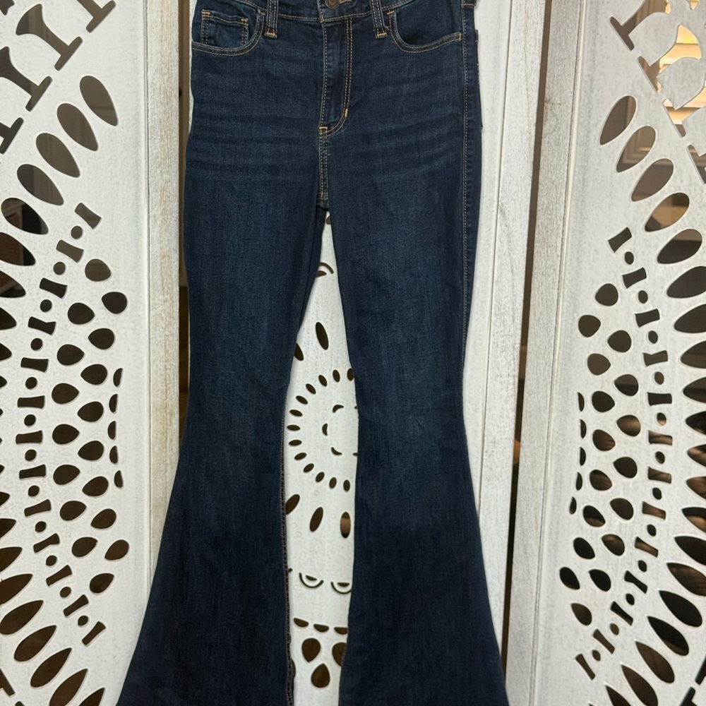 Hollister High-Rise Dark Blue Flare Jeans - Women - Picture 2 of 4